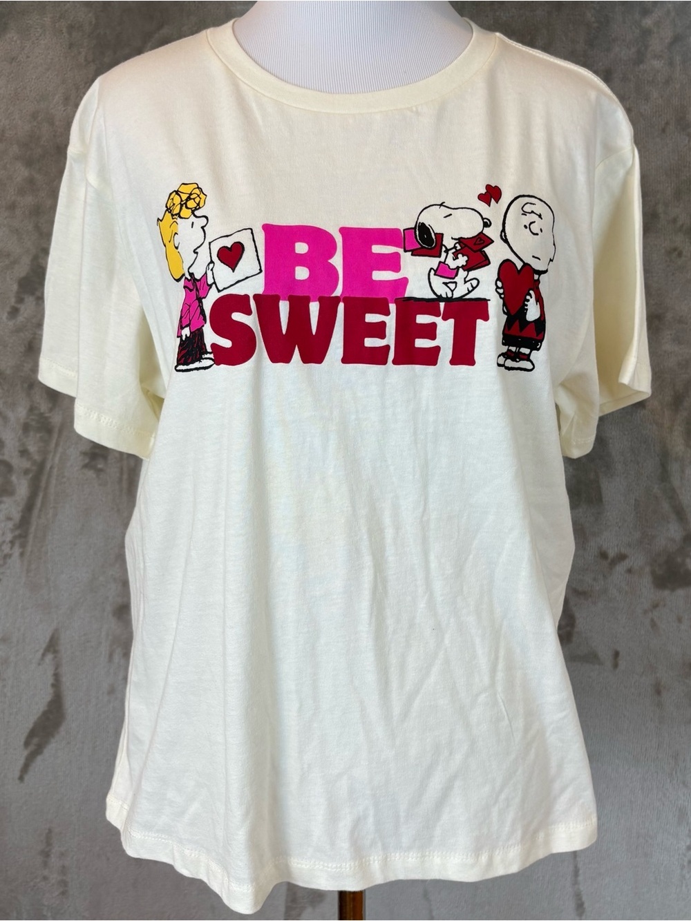 Peanuts Be Sweet Graphic Tee - Cream/Pink Valentines Day Love Wmn’s L